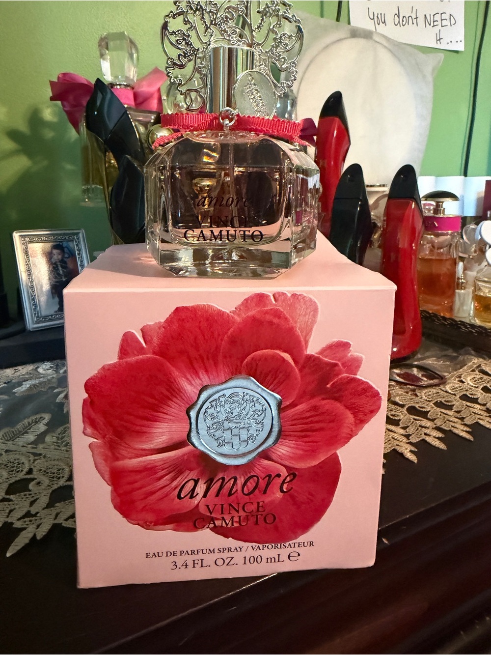 Vince Camuto, Amore